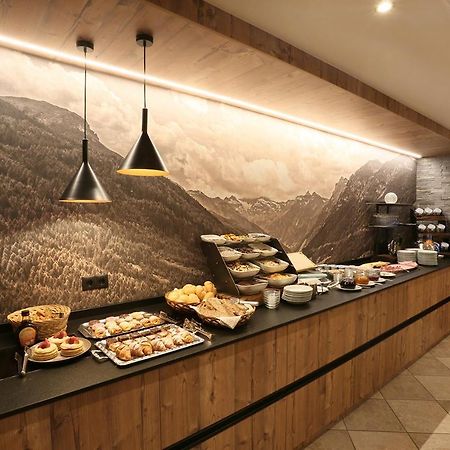 Pension Alpenhof B&B คอลเลอิซาร์โค ภายนอก รูปภาพ