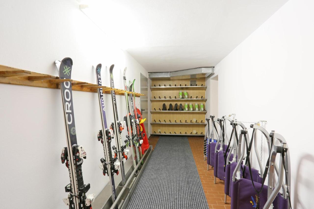 Pension Alpenhof B&B คอลเลอิซาร์โค ภายนอก รูปภาพ