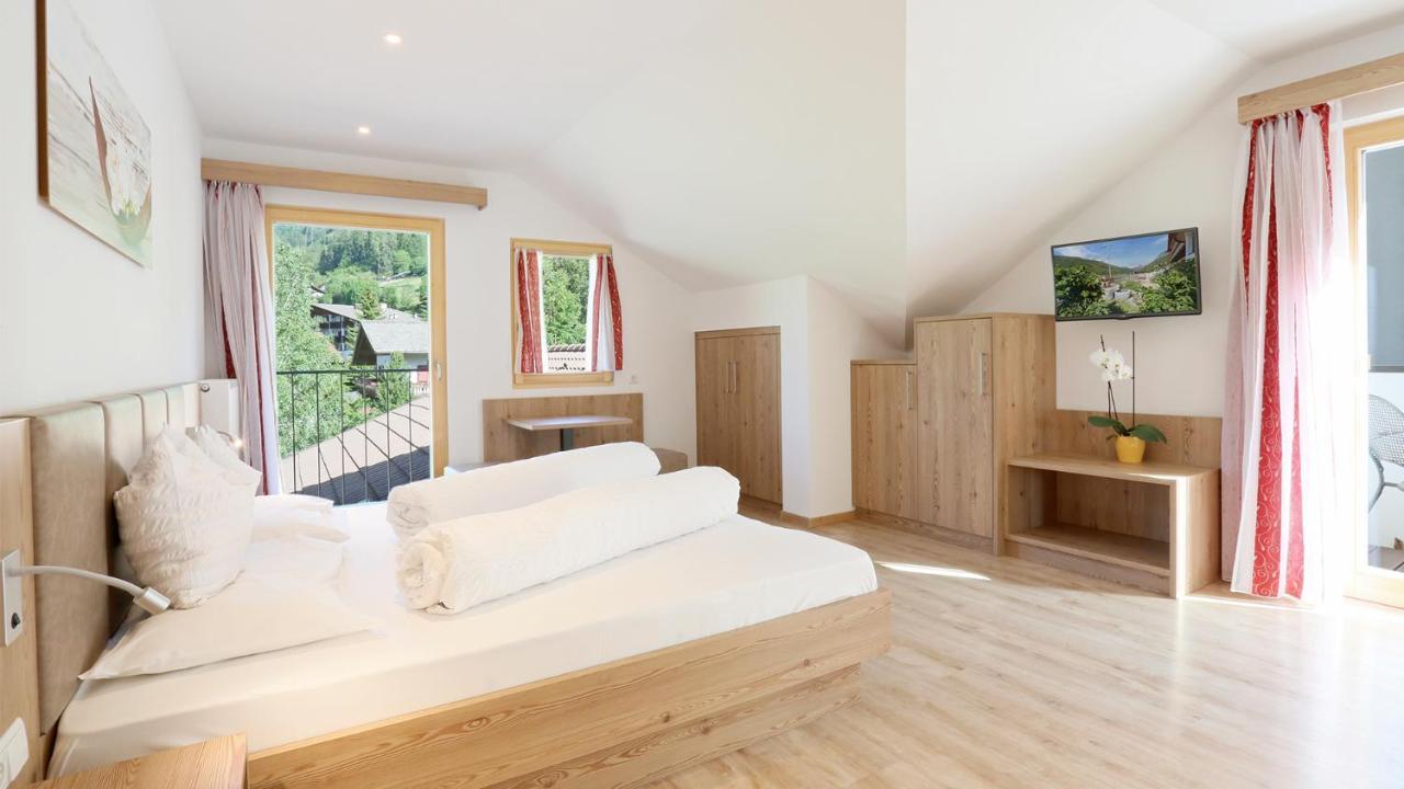 Pension Alpenhof B&B คอลเลอิซาร์โค ภายนอก รูปภาพ